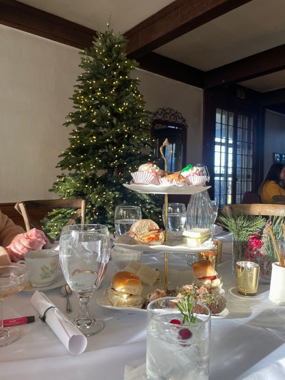 🥂 CHAMPAGNE HIGH TEA | 11 AM – 2 PM